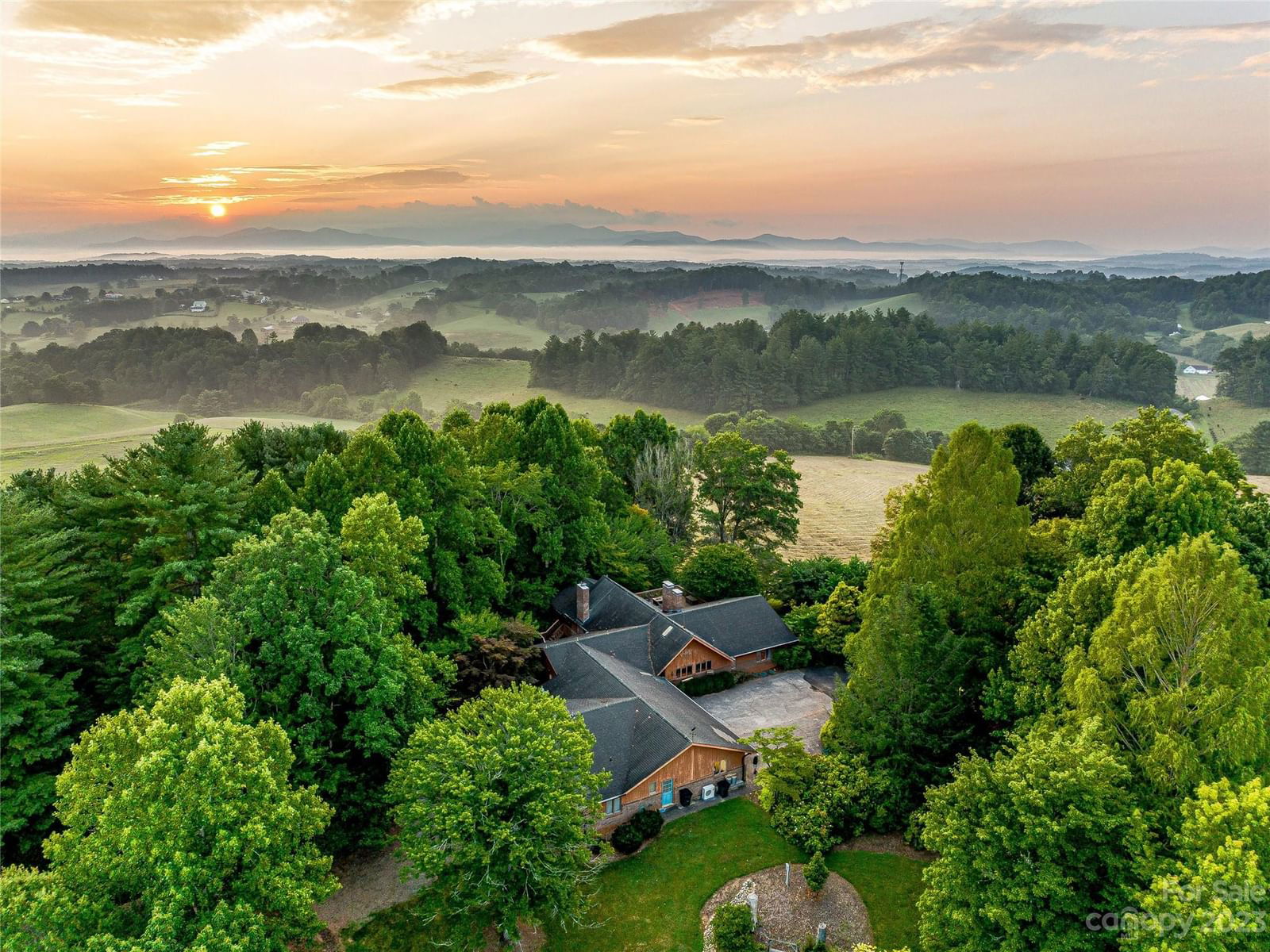 703 Crestview Drive image # 1