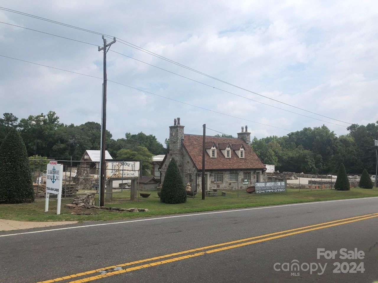 715 Oakridge Farm Highway image # 1