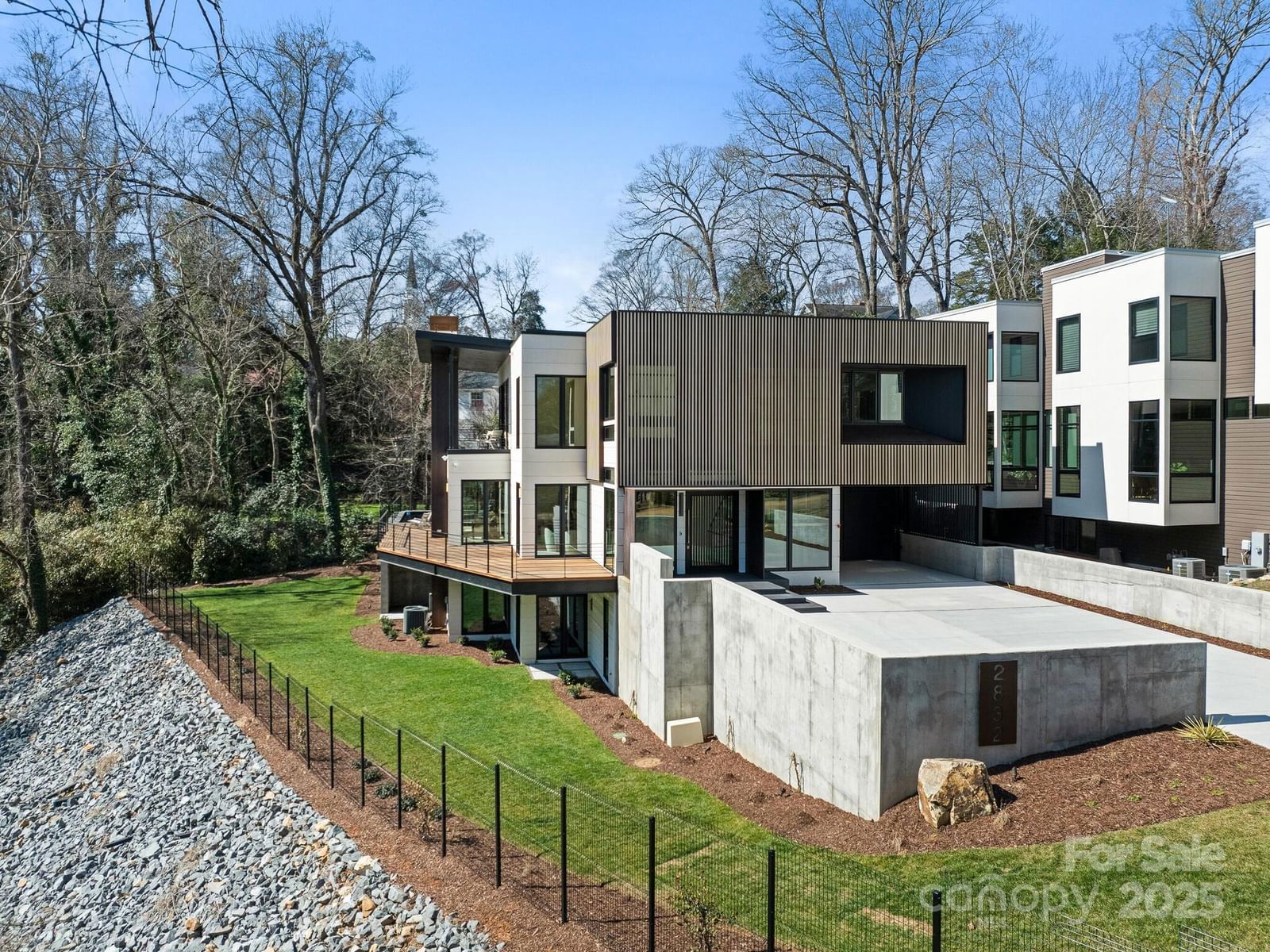 2832 Arcadia Avenue image # 1