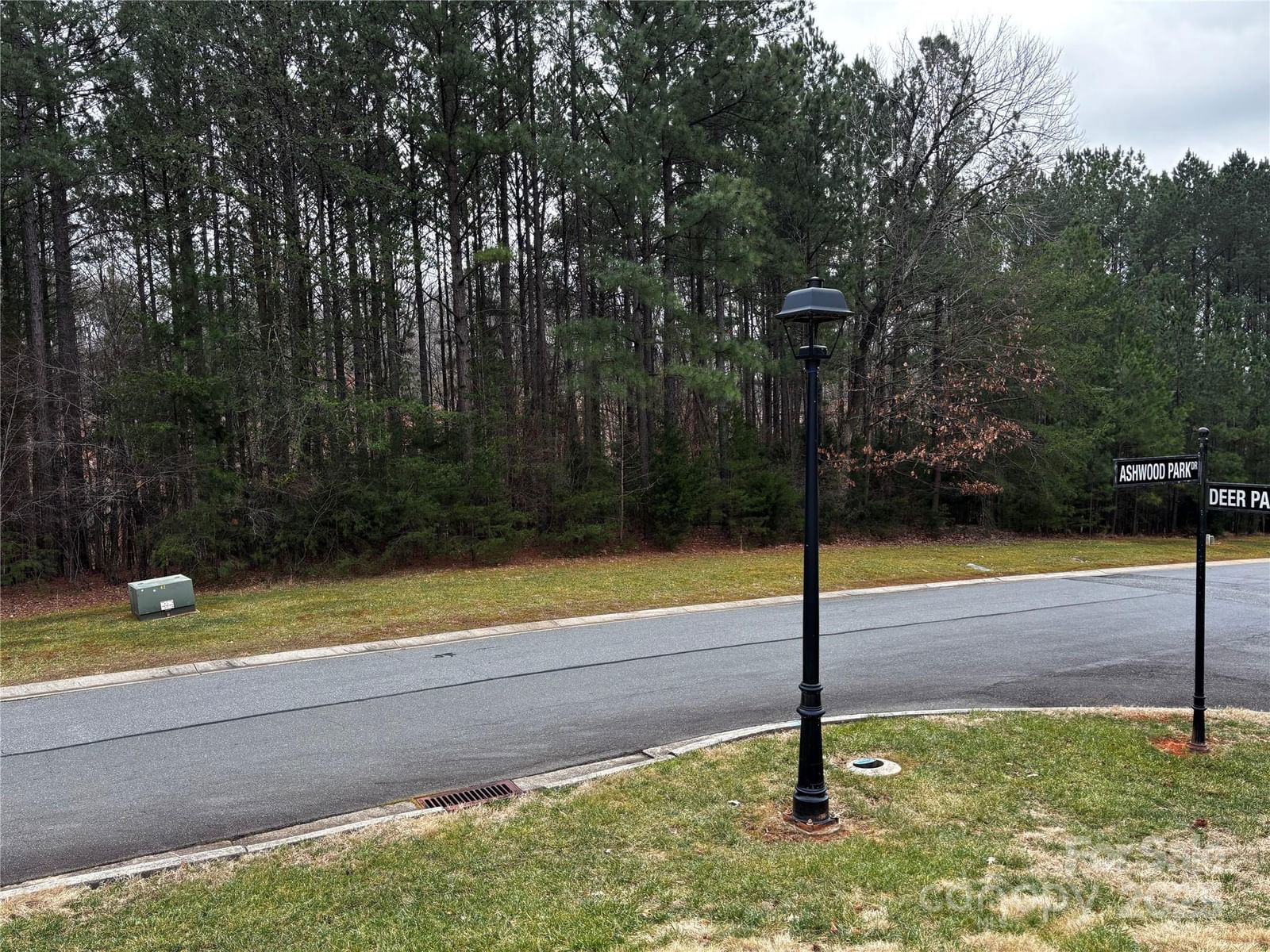 3012 Ashwood Park Drive image # 1