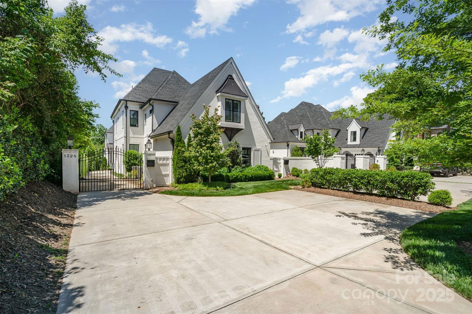 1328 Kings Drive image # 1