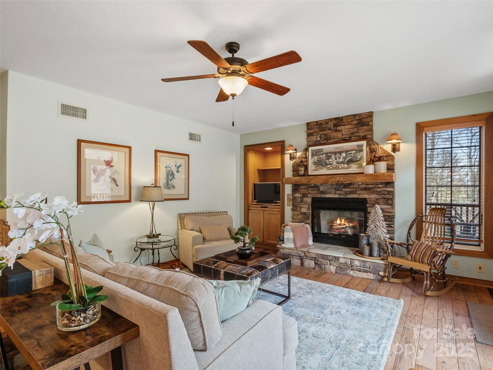 222 Creekside Way image # 1