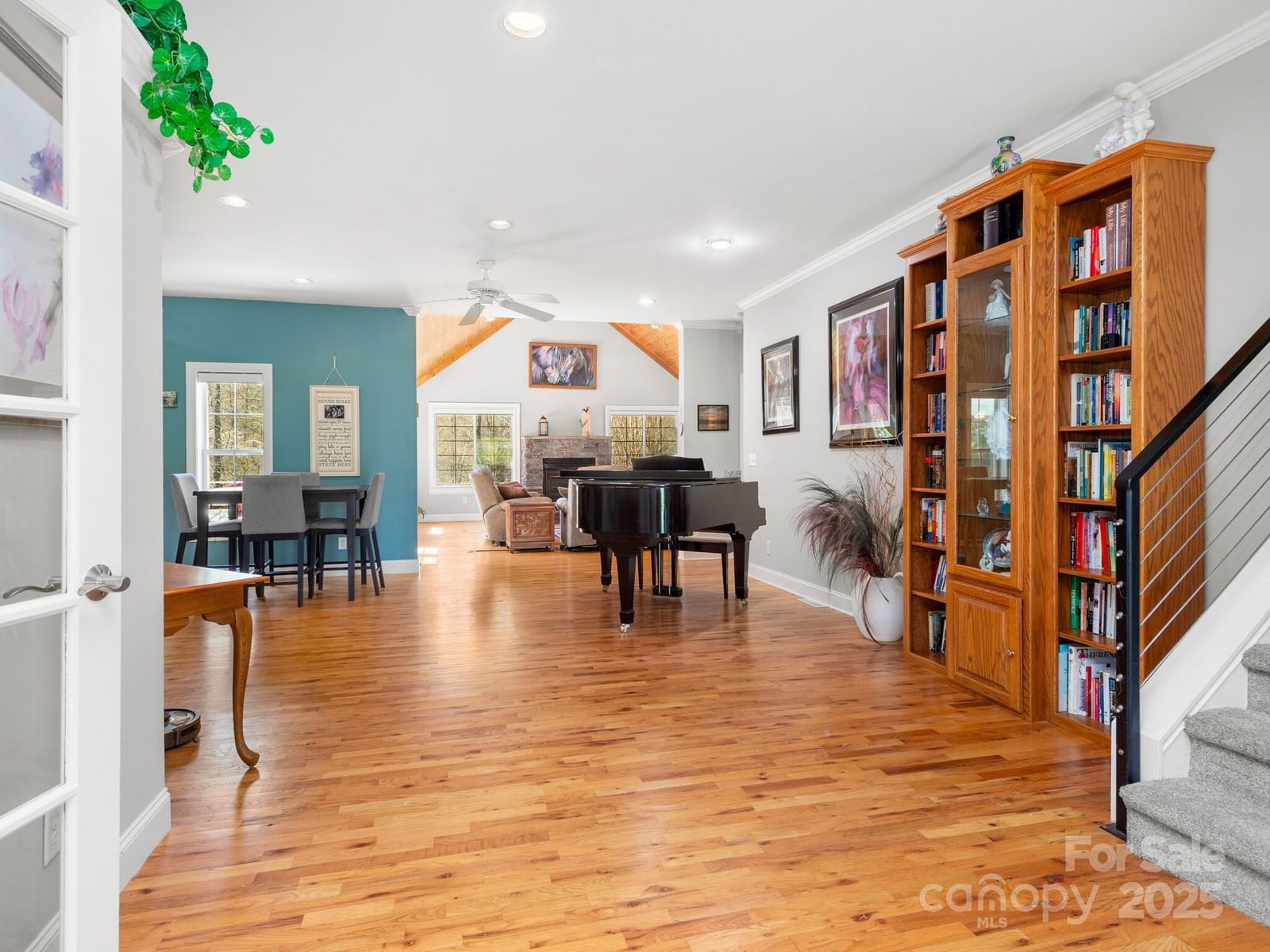 Listing image 12