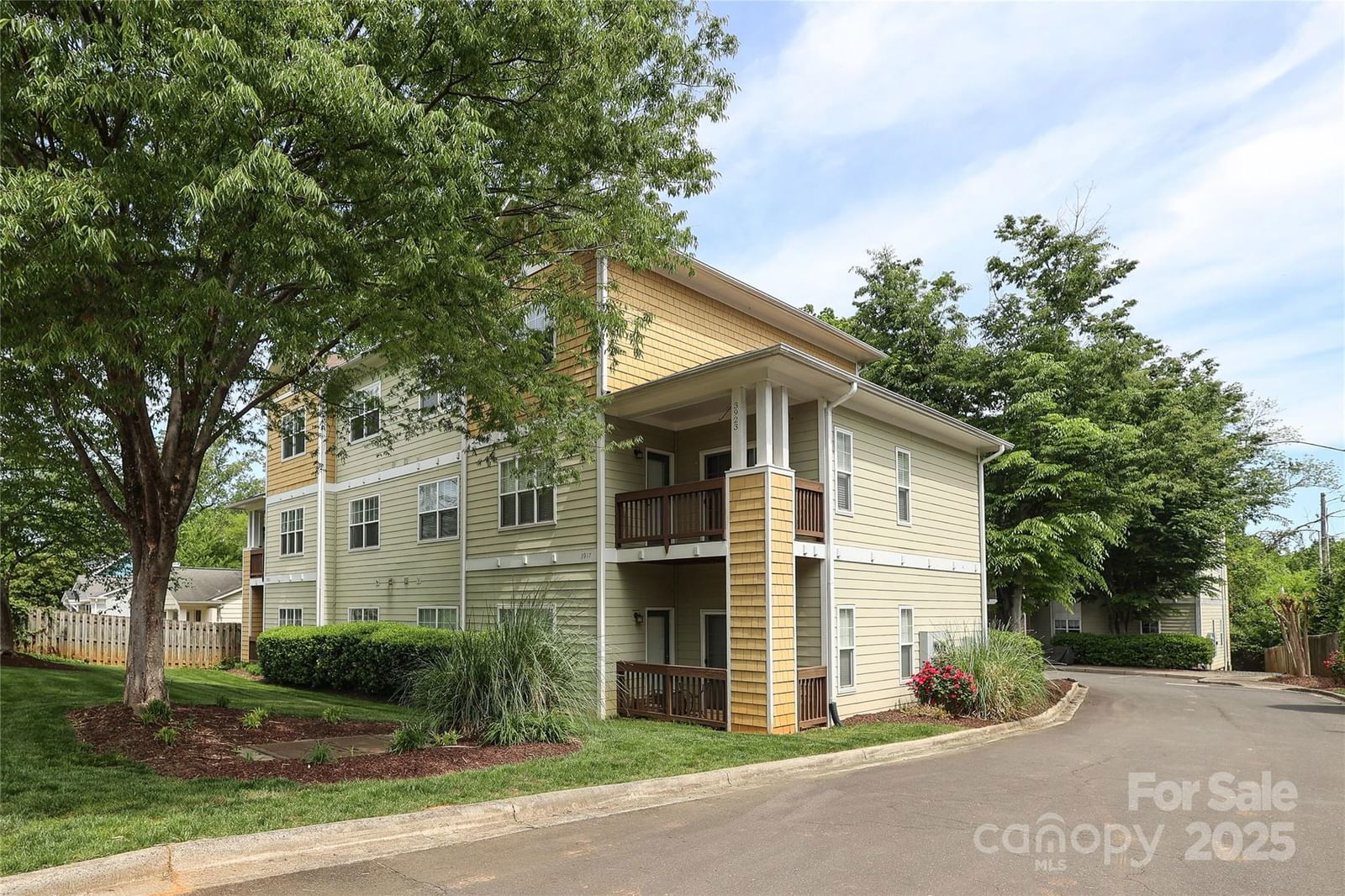 3937 Arbor Lane image # 1
