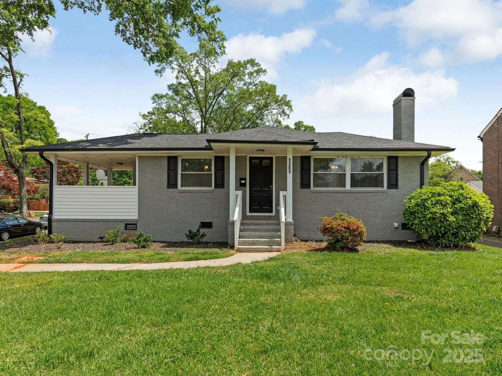 1301 Kings Drive image # 1