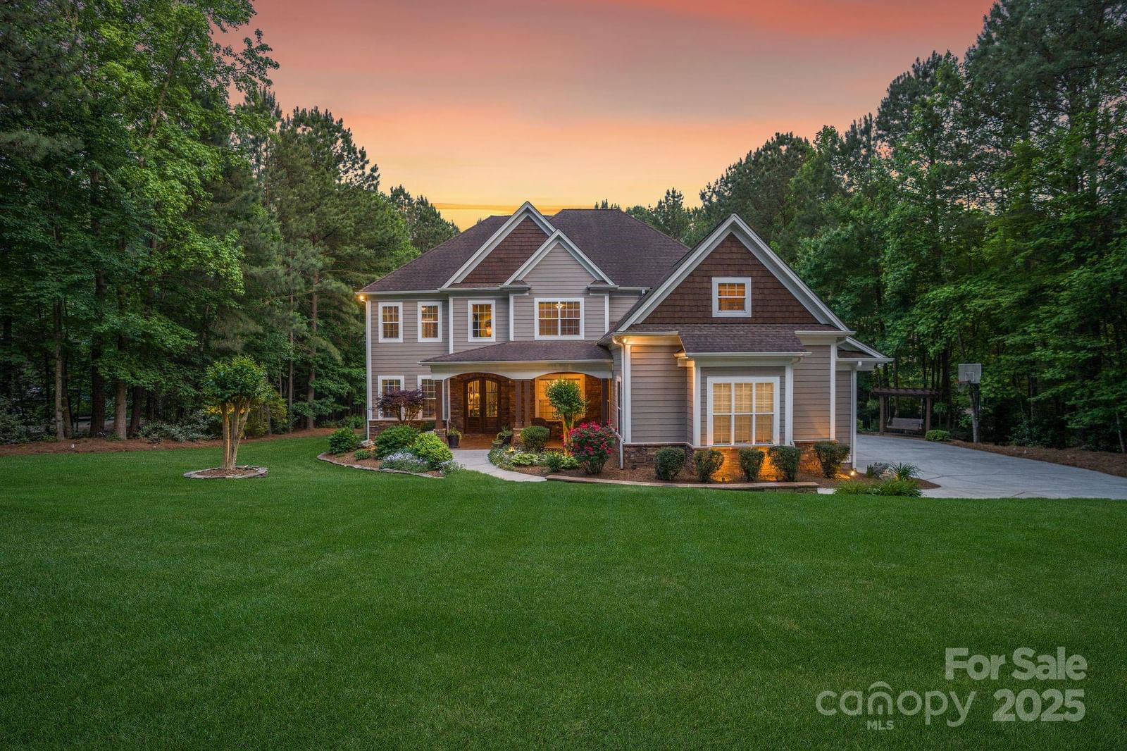 4877 River Hills Drive image # 1
