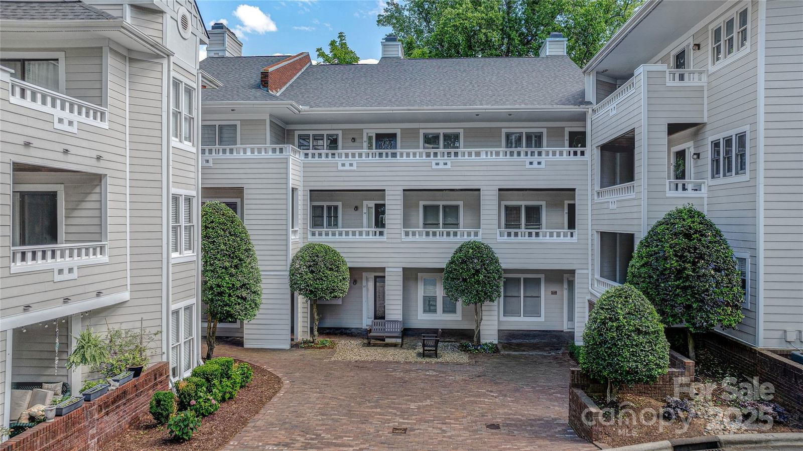 2715 Selwyn Avenue image # 1