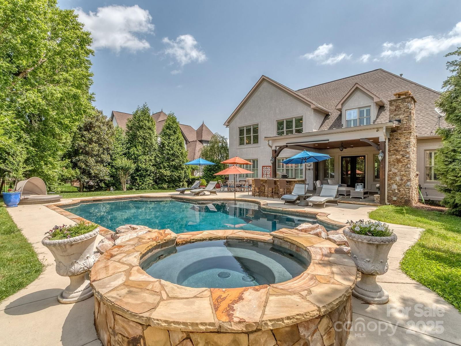1404 Lookout Circle image # 1
