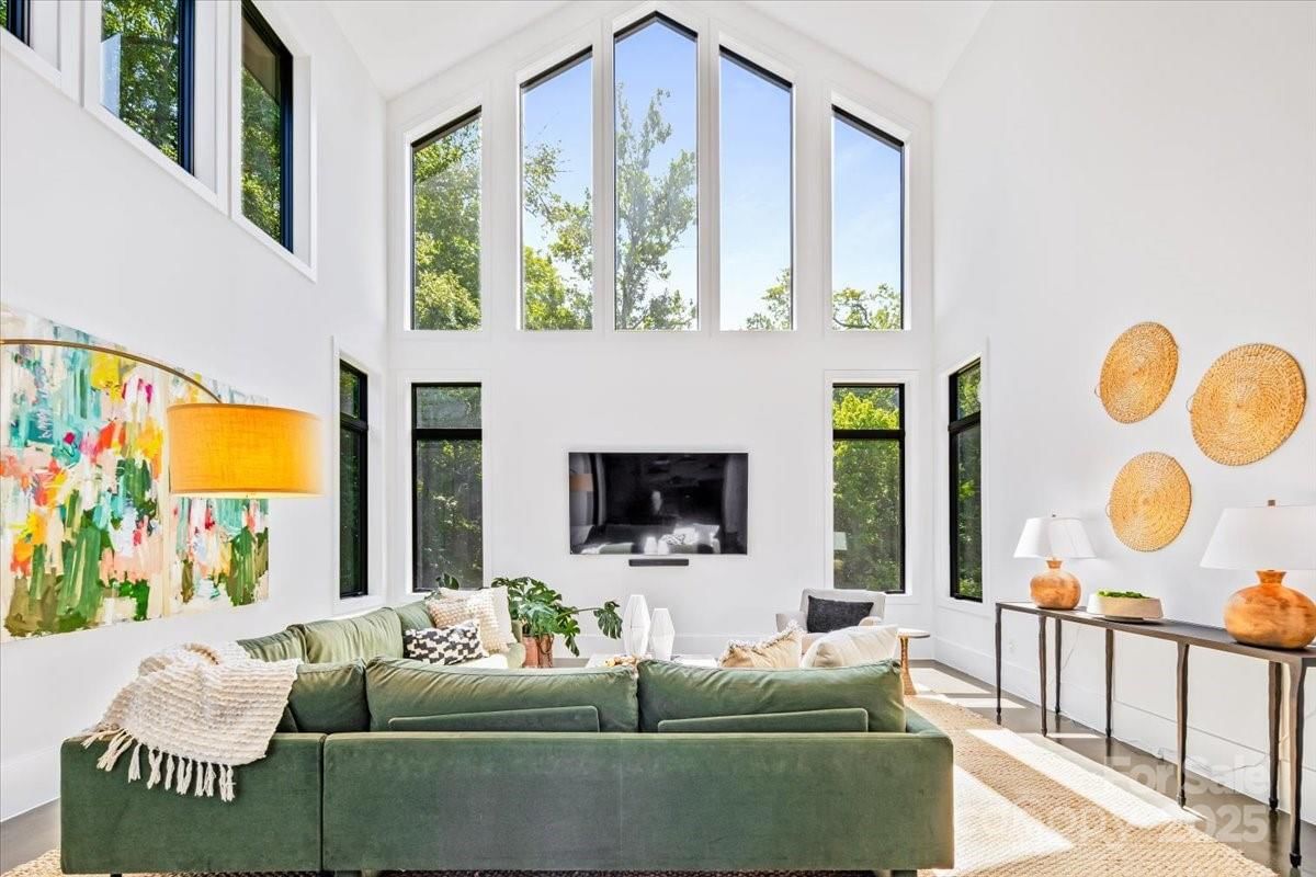 3304 Mar Vista Circle image # 1